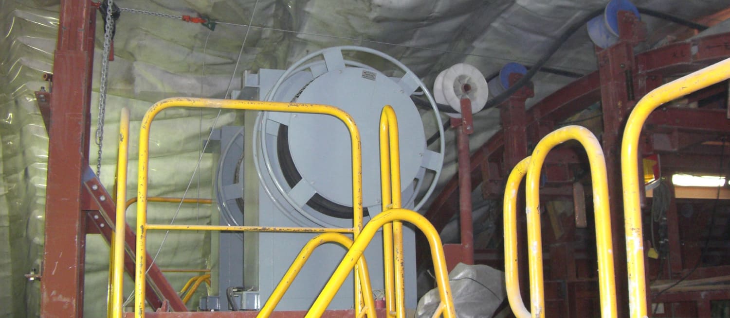 ケーブル式天端バイブレータ装置