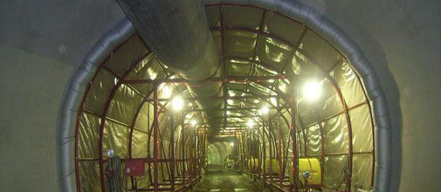 覆工コンクリート養生装置