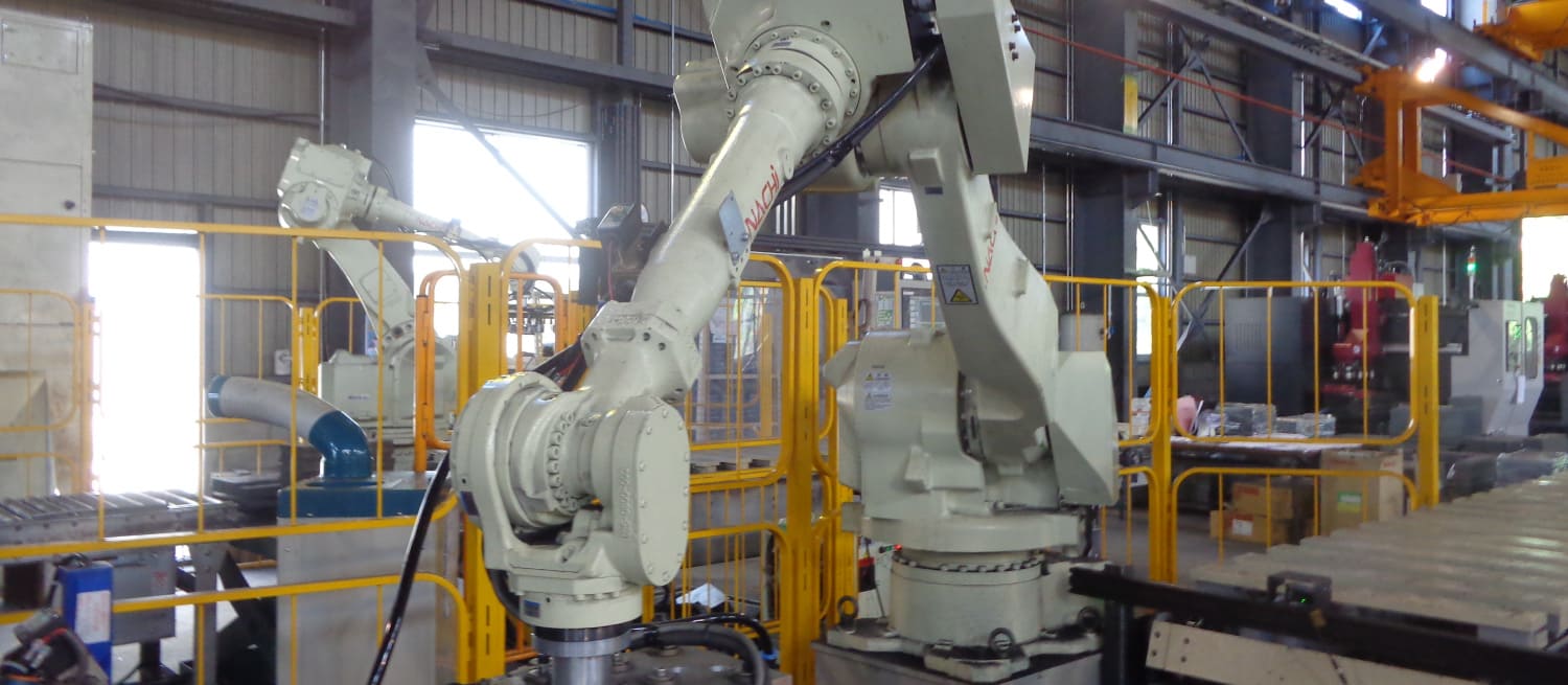 ショットブラスト自動送りロボット