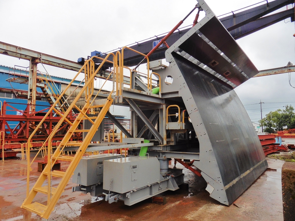 側壁導坑用スチールフォーム|北陸建工グループ