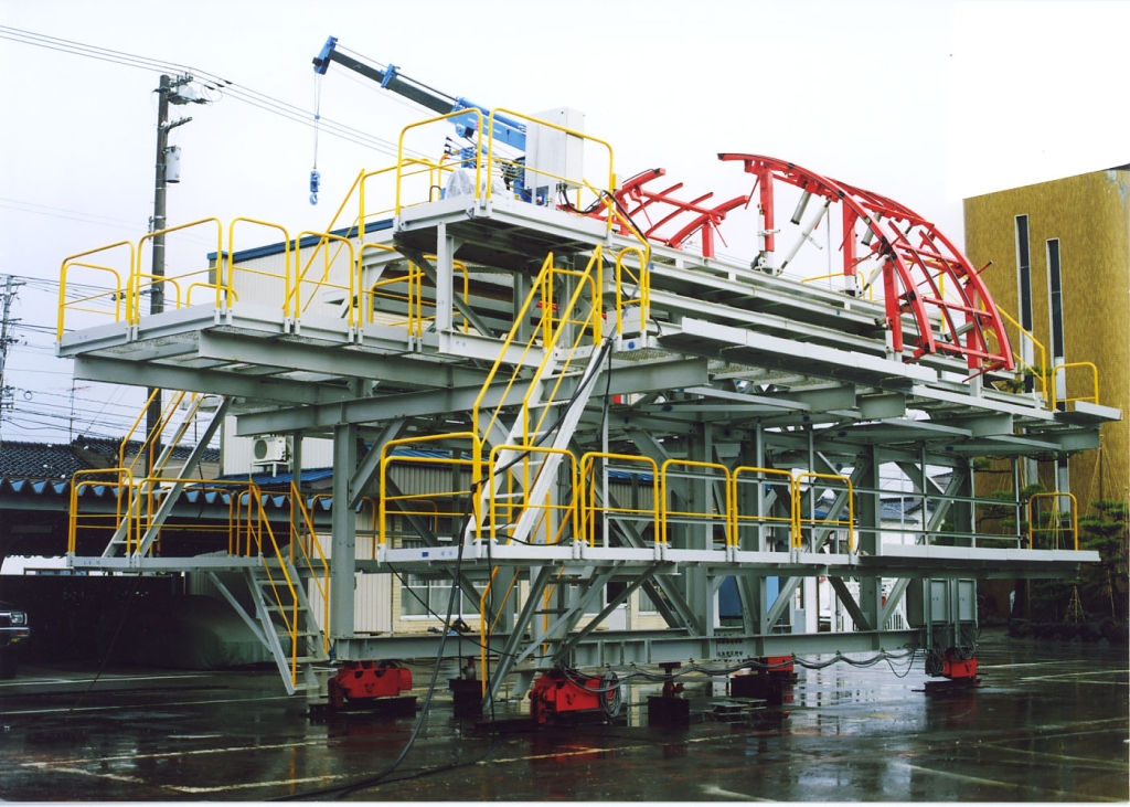 カーゴクレーン付き鉄筋台車|北陸建工グループ