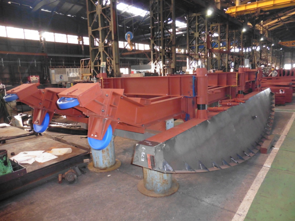 インバート均し台車|北陸建工グループ