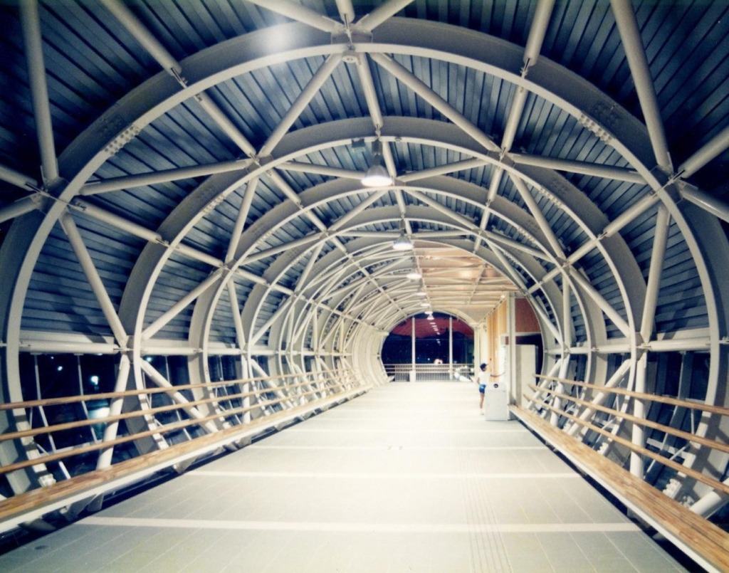 秋田新幹線秋田駅舎通路|北陸建工グループ