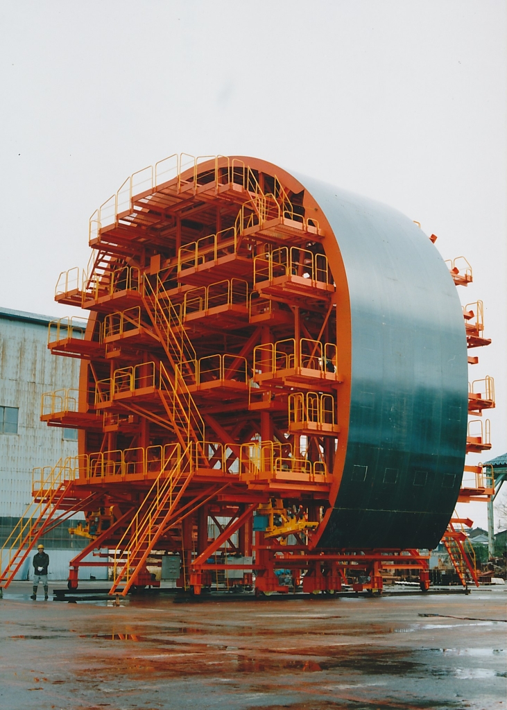 外郭放水路用スチールフォーム|北陸建工グループ